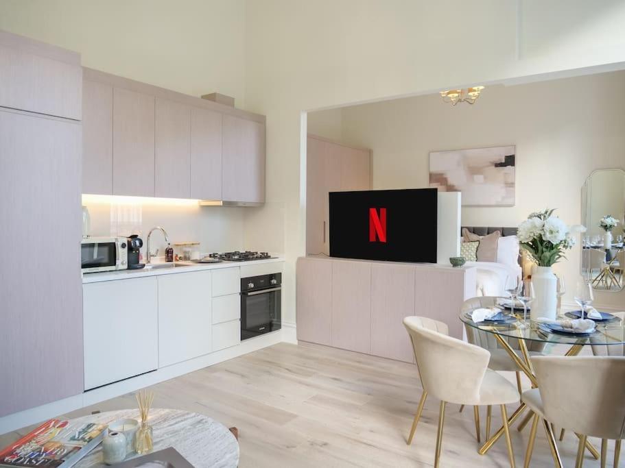 Bright & Stylish In Prime Apartamento