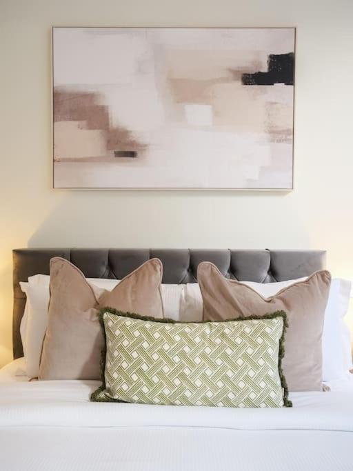 Bright & Stylish In Prime Apartment London